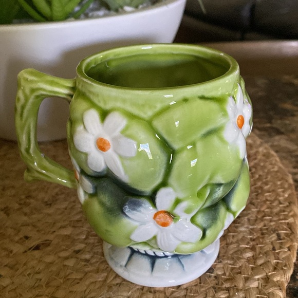 Vintage set of Inarco green apple and daisy ceramic mugs 1967 - Picture 3 of 15